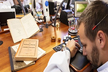 宁波劳力士表自动上弦坏了